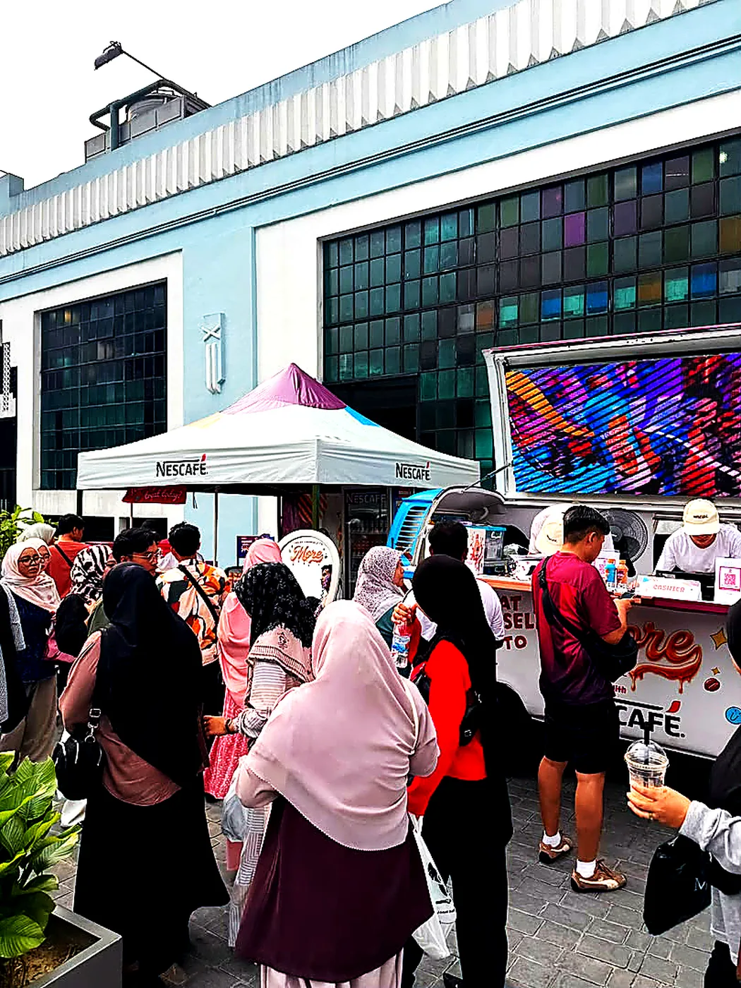 Nescafé Indulgence Launch & OOH — photo 1