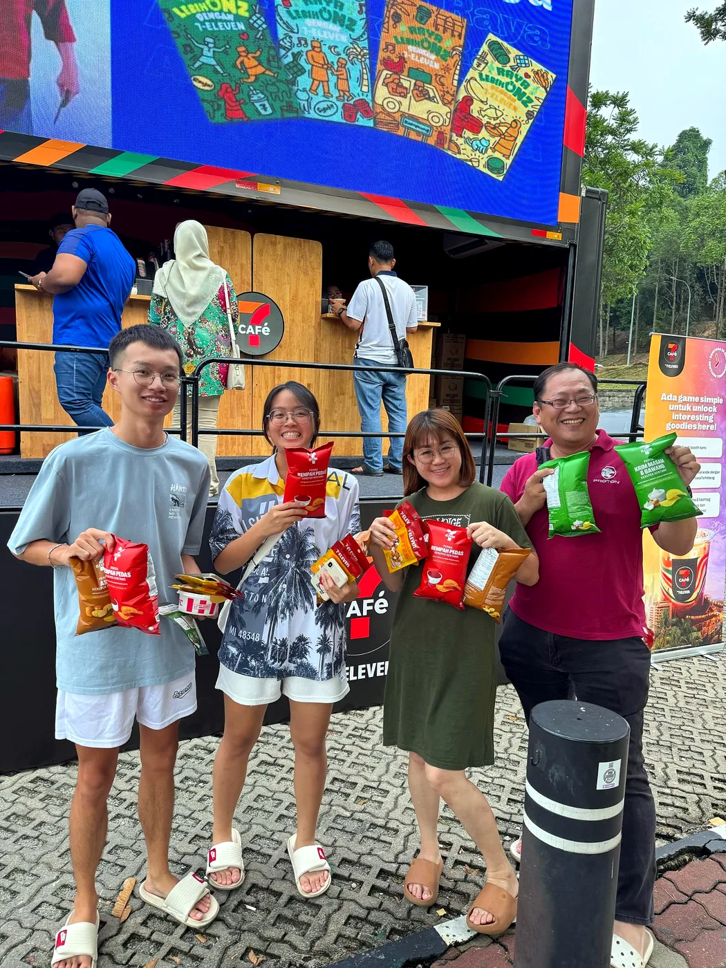 7-Eleven RamRaya Roadshow — photo 1